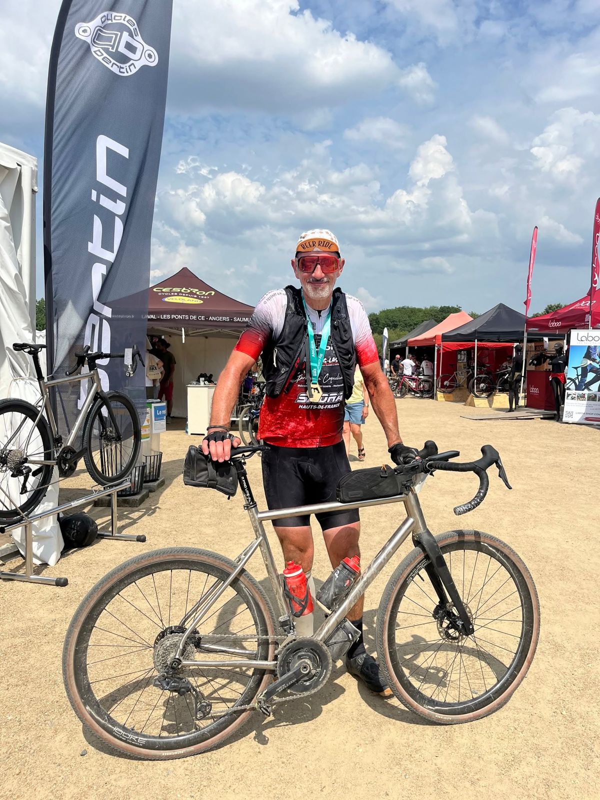 Eddy Vanheule avec son gravel titane Cycles Bertin au festival Nature is Bike – Angers 2026