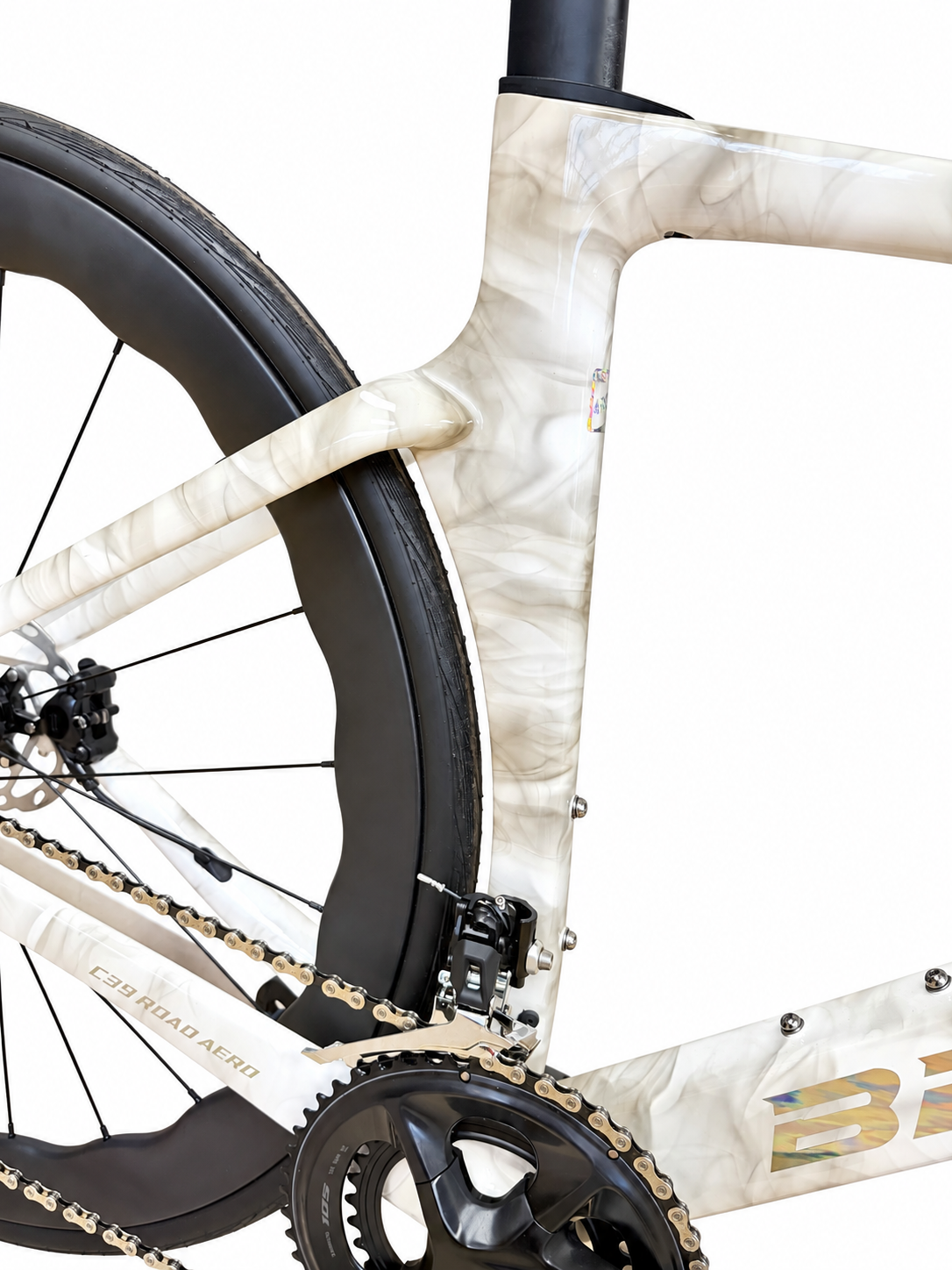 Bertin C39 blanc marbré — cadre sur fond blanc