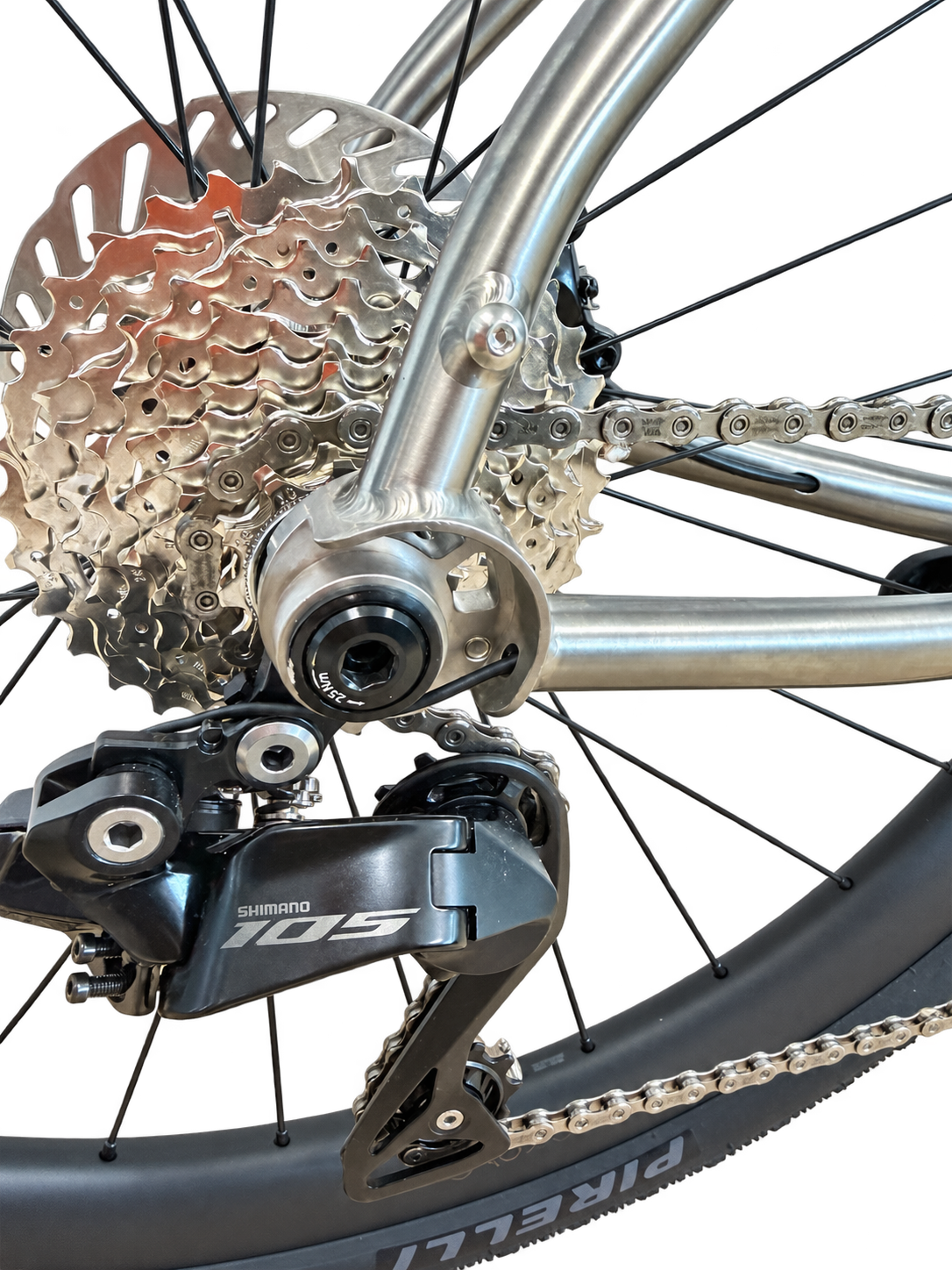 Gravel Titane 50 — patte arrière et transmission du montage présenté